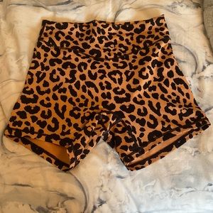 Vitality formally known as balance athletica THE ASCEND SHORT
KING CHEETAH